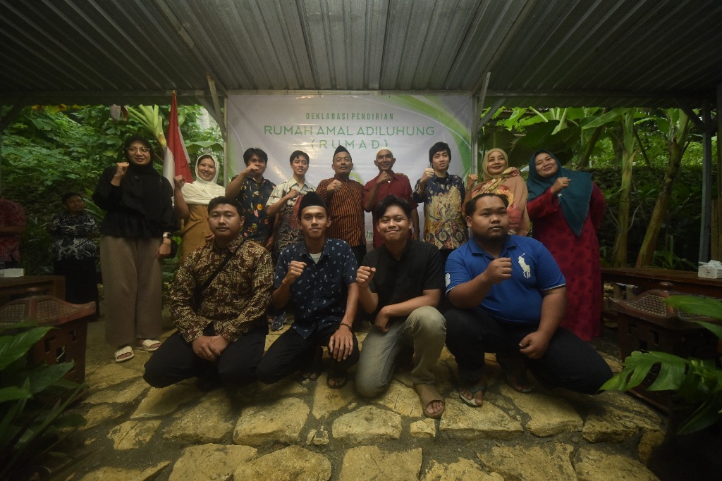 Foto Bersama Pengurus, Pembina & Penggerak RUMAD